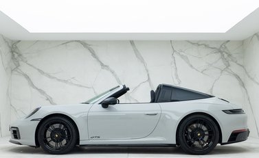 Porsche 911 (992) Targa 4 GTS 2