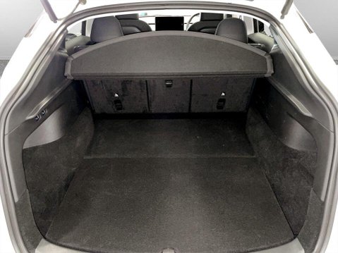 Tesla Model Y (Dual Motor) Long Range SUV 5dr Electric Auto 4WDE (384 bhp) DAB Radio - Re 22