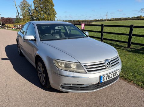 Volkswagen Phaeton 3.0 TDI CR V6 Tiptronic 4Motion Euro 5 4dr 6