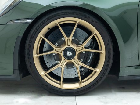 Porsche 911 GT3 TOURING (992) 