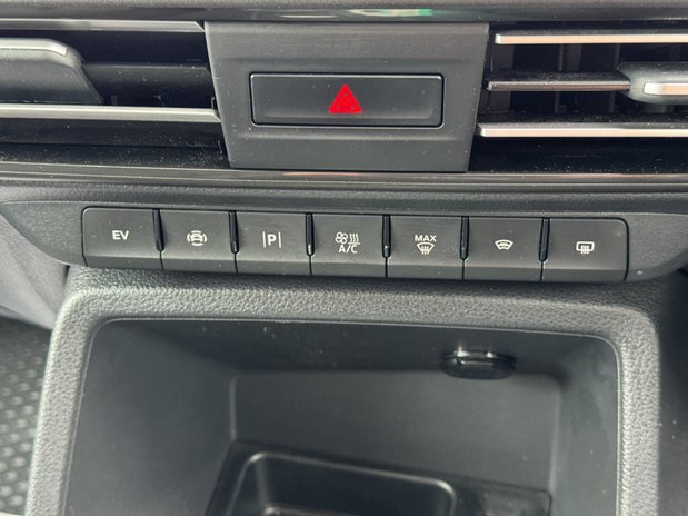 Ford Transit Connect AUTO LWB L2H1 Low Roof Trend 250 Air Con Nav PHEV EURO 6 41