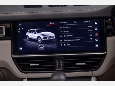 Porsche Cayenne 3.0 V6 E-Hybrid 17.9kWh Platinum Edition TiptronicS 4WD Euro 6 (s/s) 5dr (3 53