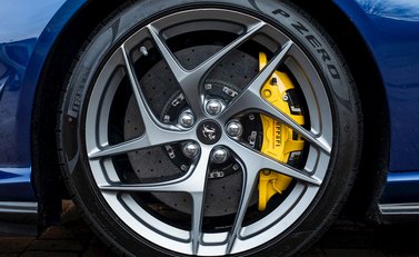 Ferrari 812 Superfast 10