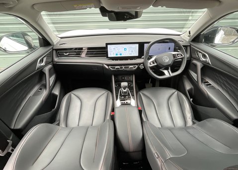 MG HS 1.5 T-GDI PHEV TROPHY 12