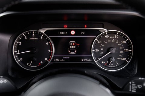 Nissan Qashqai DIG-T N-CONNECTA MHEV 14