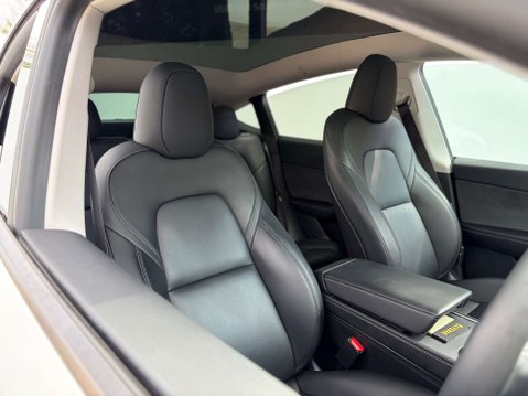 Tesla Model Y ModeL Y Long Range AWD 4WD 5dr 13