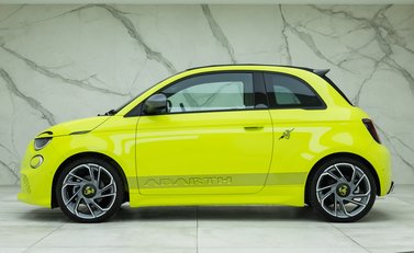 Abarth 500e Scorpionissima Cabrio 2