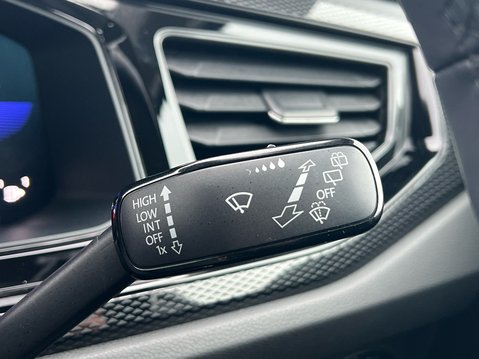 Volkswagen Polo LIFE TSI 33