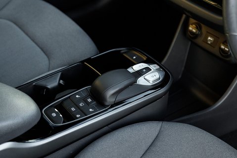 Hyundai IONIQ PREMIUM 33