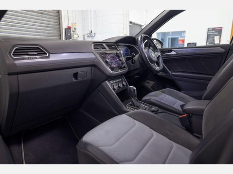 Volkswagen Tiguan 1.5 TSI EVO R-Line Tech DSG Euro 6 (s/s) 5dr 52