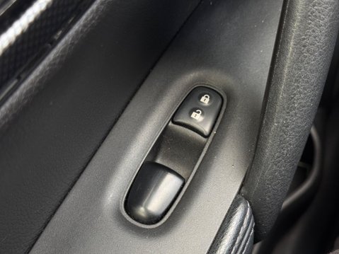 Nissan X-Trail 1.6 dCi Tekna XTRON Euro 5 (s/s) 5dr 71