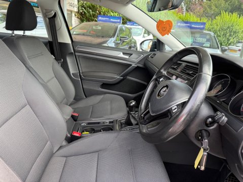Volkswagen Golf 1.6 TDI BlueMotion Tech SE Nav Euro 6 (s/s) 5dr 18