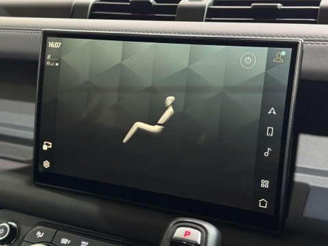 Land Rover Defender 3.0 D300 MHEV X-Dynamic HSE SUV 5dr Diesel Auto 4WD Euro 6 (s/s) (300 ps) 51