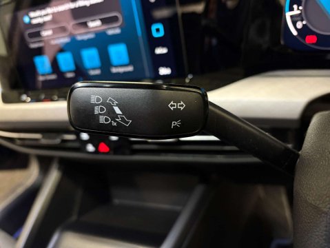 Volkswagen Golf 1.5 Golf Life TSi 5dr 20