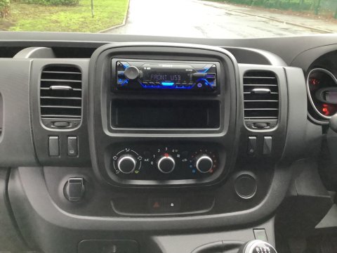 Renault Trafic 2.0 dCi ENERGY 30 Business+ LWB Standard Roof Euro 6 (s/s) 5dr 12