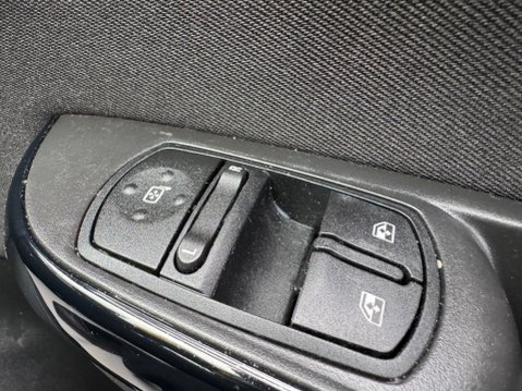 Vauxhall Corsa 1.4i ecoTEC Energy Euro 6 3dr 27