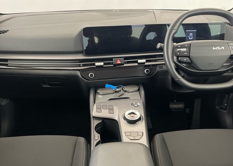 Kia Sportage 1.6 T-GDi HEV PURE 9
