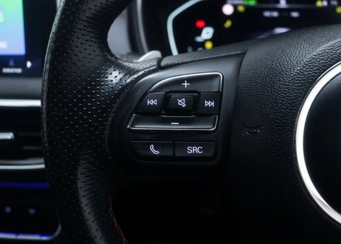 MG HS 1.5 MG HS Exclusive Semi-Auto 5dr 31