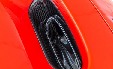 Ferrari F8 Tributo Spider 29