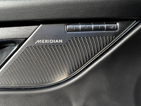 Jaguar F-Pace R-DYNAMIC HSE BLACK 59