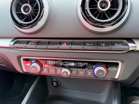 Audi A3 1.6 TDI S LINE 17