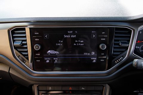 Volkswagen T-Roc SE TSI EVO DSG 28