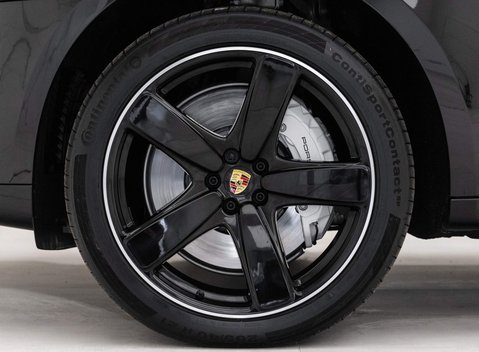 Porsche Macan TURBO PDK 17