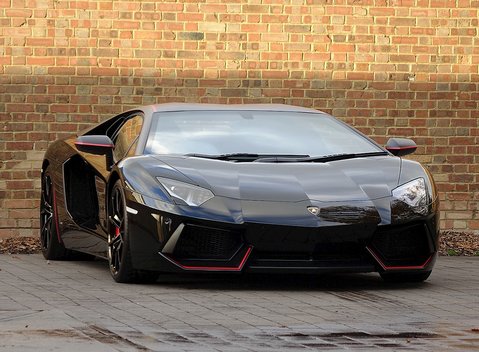 Lamborghini Aventador LP 700-4 Pirelli Edition 1