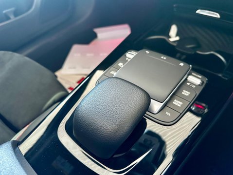 Mercedes-Benz A Class 1.5 A180d AMG Line (Premium Plus 2) 7G-DCT Euro 6 (s/s) 5dr 29