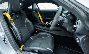 Mercedes-Benz AMG GT R Premium 11