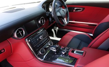 Mercedes-Benz SLS AMG Roadster 4