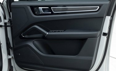 Porsche Cayenne GTS Coupé 21