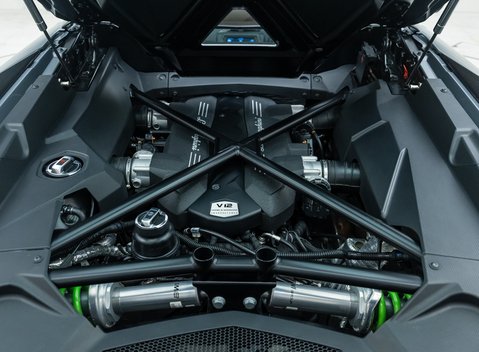 Lamborghini Aventador S LP 740-4 ROADSTER 42