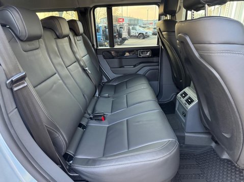 Ineos Grenadier FIELDMASTER EDITION 40