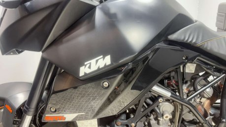 KTM Supermoto 2010 28K GOOD RUNNING PROJECT BIKE FULL LUGGAGE RUNS WELL 990CC 18