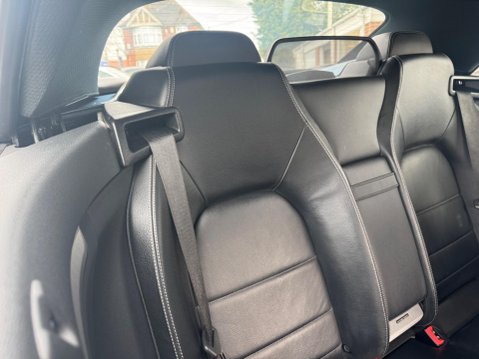 Mercedes-Benz E Class 3.5 E350 CGI V6 BlueEfficiency Sport Cabriolet G-Tronic Euro 5 2dr 31