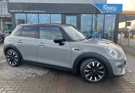 Mini Hatch COOPER EXCLUSIVE 5 DOOR AUTOMATIC 1