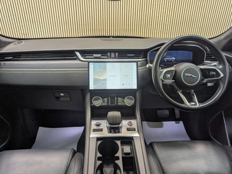 Jaguar F-Pace 2.0 F-PACE R-Dynamic HSE D MHEV AWD Auto 4WD 5dr 52