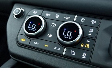 Land Rover Defender 110 V8 20