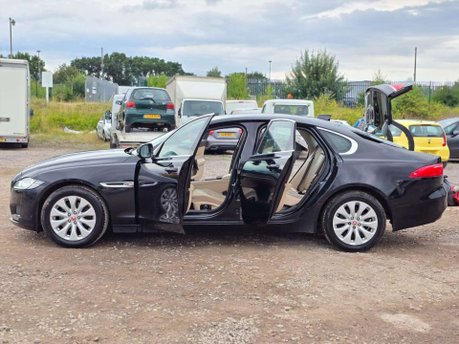 Jaguar XF 2.0d Portfolio Saloon 4dr Diesel Auto Euro 6 (s/s) (163 ps) 11