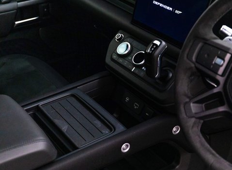 Land Rover Defender V8 17