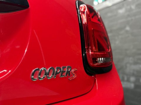 Mini Hatch 2.0 Cooper S Sport Steptronic Euro 6 (s/s) 3dr 33
