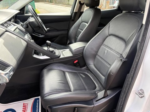 Jaguar E-Pace S 18