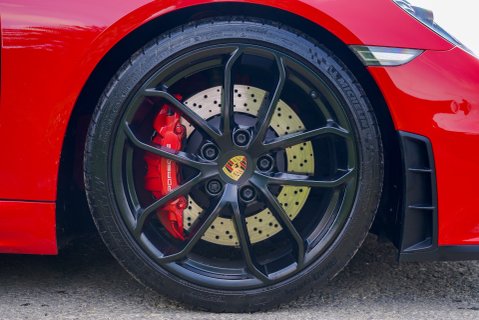 Porsche 718 SPYDER 9