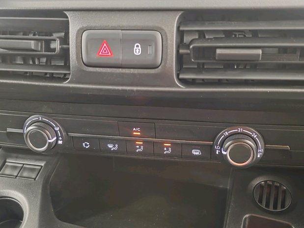 Fiat Doblo DOBLO L1 DIESEL 1.5 Blue HDi 650kg 100 Van 22