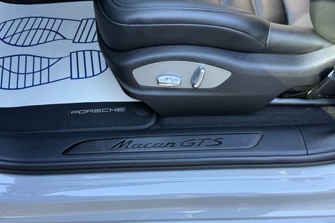 Porsche Macan GTS PDK - PAN ROOF -BOSE -360 CAMS -MEMORY PK - CRAYON 26