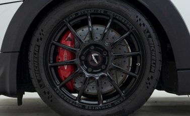 Mini Hatch John Cooper Works Challenge 8