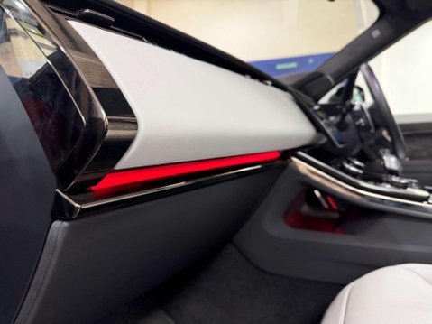 Land Rover Range Rover Sport 4.4 P530 V8 First Edition SUV 5dr Petrol Auto 4WD Euro 6 (s/s) (530 ps) 47