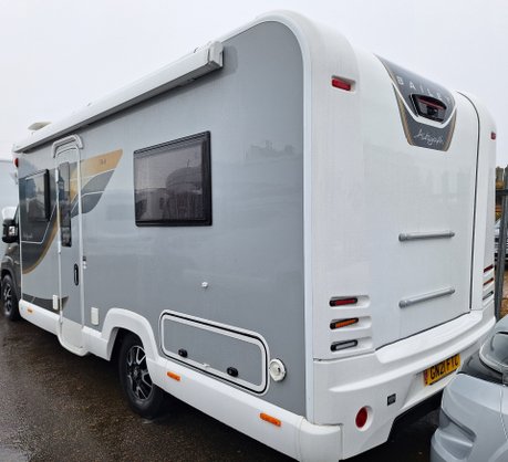 Bailey Autograph 74-4 2021 3