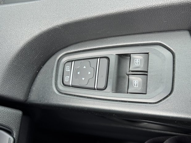 Renault Trafic SWB L1H1 [SOLD MM] Low Roof Business Plus SL28 Air Con Sensors EURO 6 27